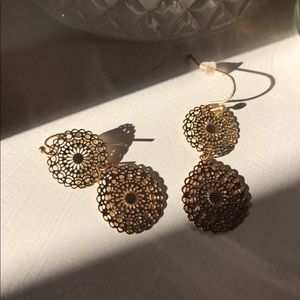 gold dangle earrings ✨⭐️✨